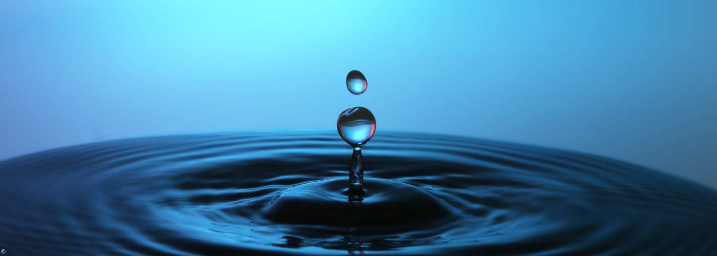 closeup-photo-of-water-drop-